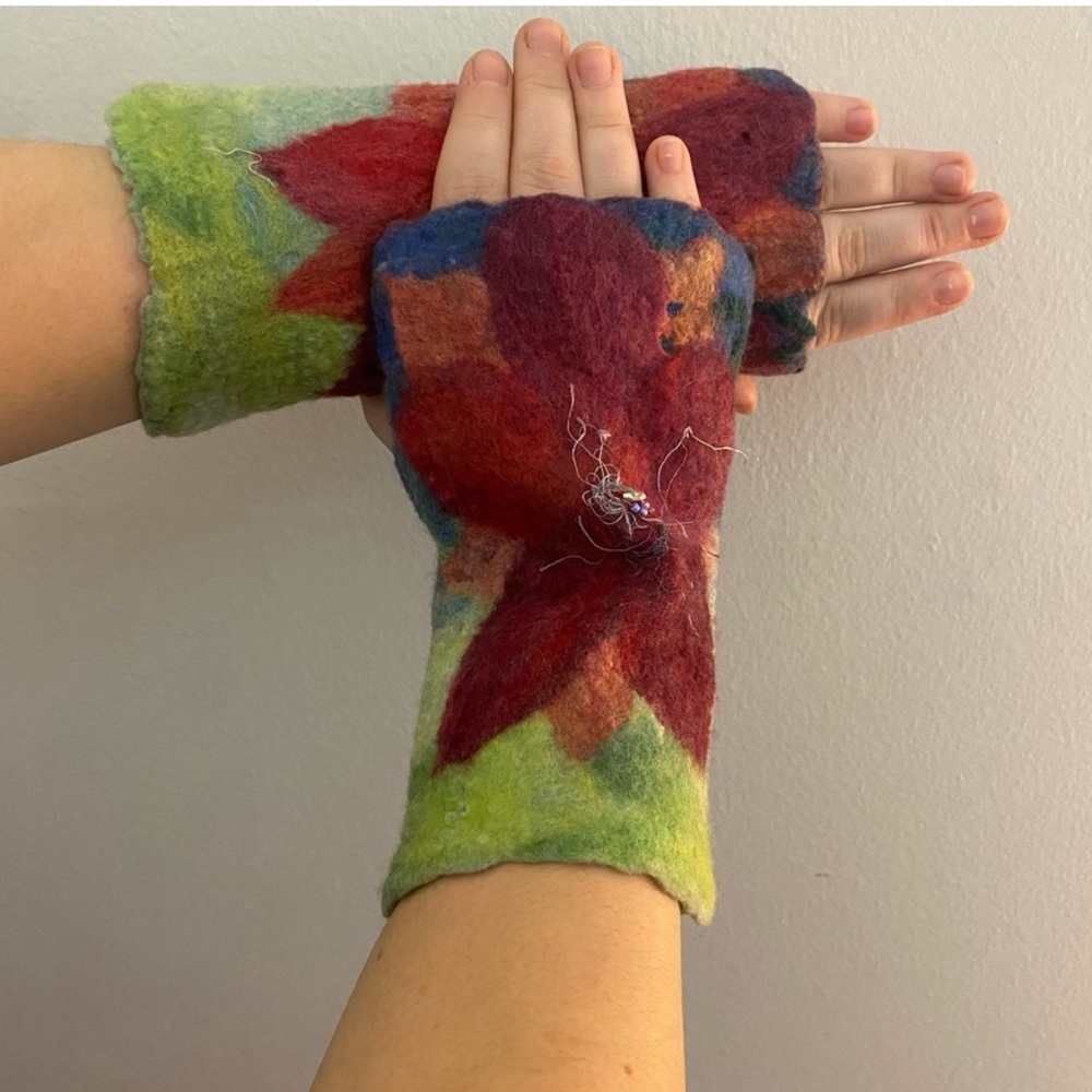 NWOT felted Wool Hand Warmers - Picture 4 of 4
